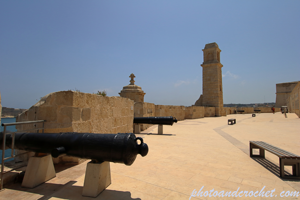 Fort Saint Angelo - Old Guns - Image