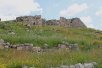 Ħitan taċ-Ċittadella ta’ Fuq ta’ Mycenae Midhra minn Taħt