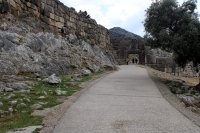 Triq lejn il-Bieb tal-Iljuni f’Mycenae