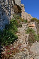 Escaliers taillés dans la roche menant à la cinquième grotte sous la Croix de Mellieħa