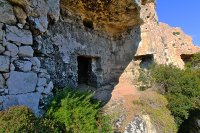 Entrada a la Quinta Cueva bajo la Cruz de Mellieħa