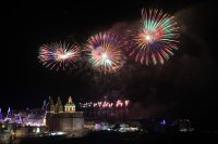 Feux d’artifice de Mellieħa 2026 - Mellieħa, Malte - Un dais d’étoiles et une pluie dorée